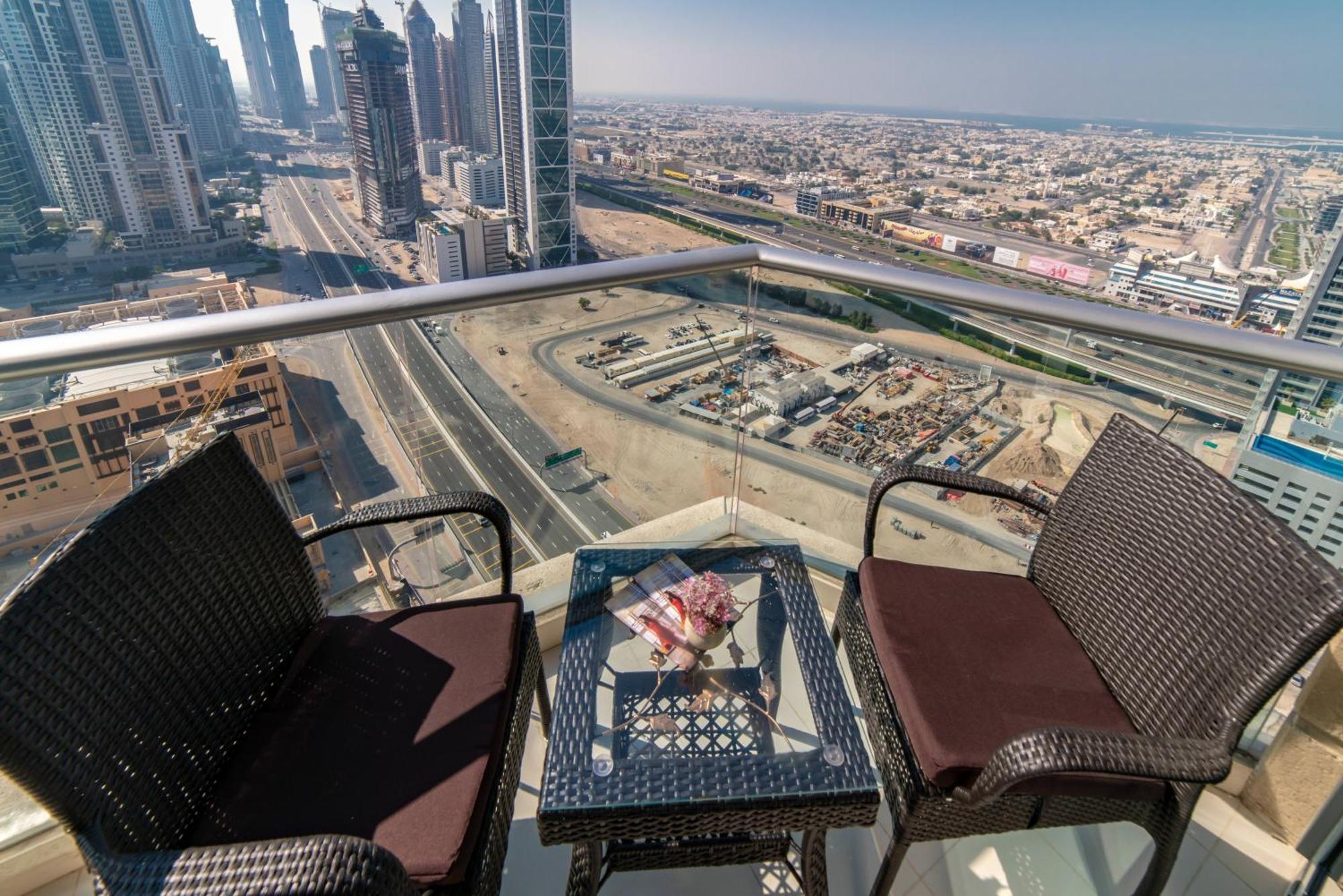 Appartamento Icon Casa Living - Super Loft West Tower Dubai Esterno foto